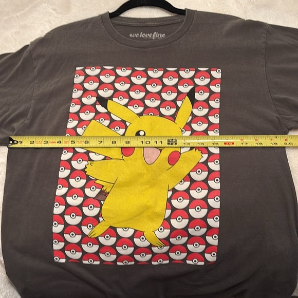 Pikachu Graphic T-Shirt, size large - Picture 3 of 3